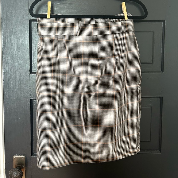 Plaid fall cozy skirt from H&M NWT never worn - Picture 5 of 5